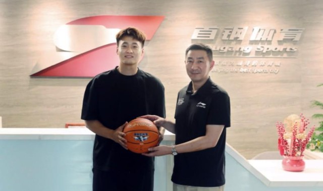 星空体育中国-张云松：引进赵睿我们做了很多工作，交易完全符合CBA规则