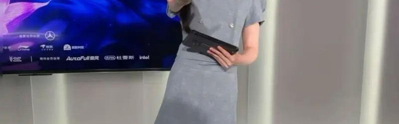 星空体育官网-主持张小薇晒照：无论遇到什么，愿我们都有重启人生的勇气