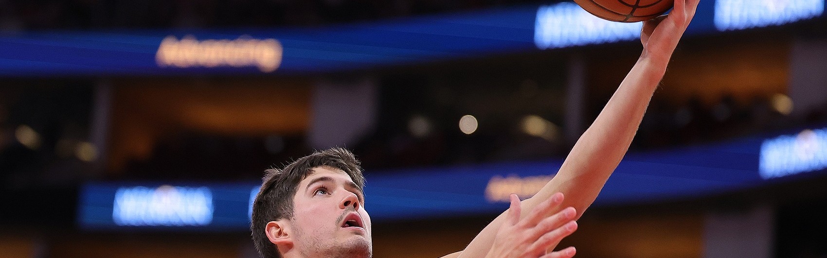 星空体育官网-谢泼德本场砍至少15+5+10+5+2 NBA历史二年级球员第四人&amp;比肩伯德