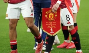 星空体育官网下载入口-球迷不满曼联取消赛前互赠礼品：真不敢相信我们到了这个地步！