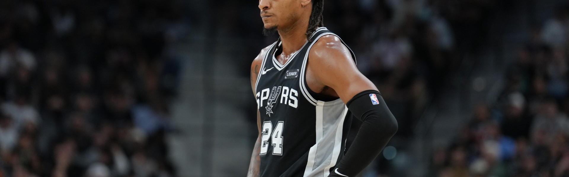 star sports下载-火力靠谱！瓦塞尔半场7中5拿全队最高15分 三分4中3