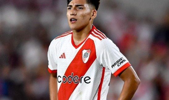 星空体育官网-8场4球！18岁阿根廷天才边锋横空出世 国米一眼看中 英超3大豪门来抢