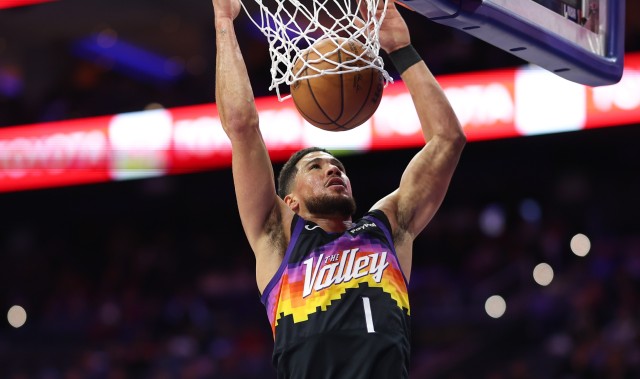 布克：有些赛季我数据更好时没进全明星 这次是归功于球队成功